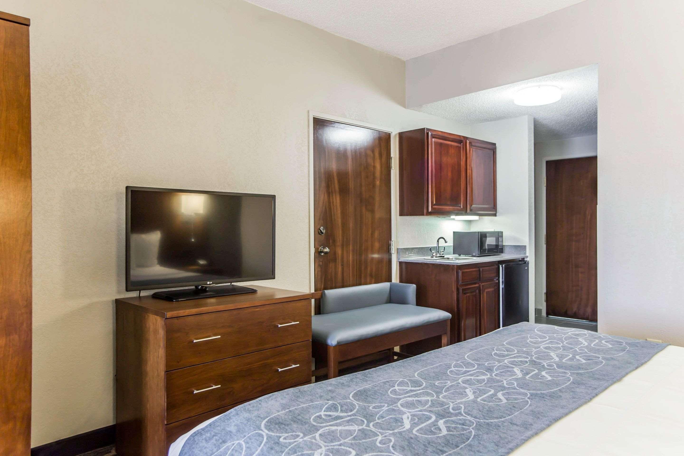 Comfort Suites Pineville - Ballantyne Area Exteriér fotografie