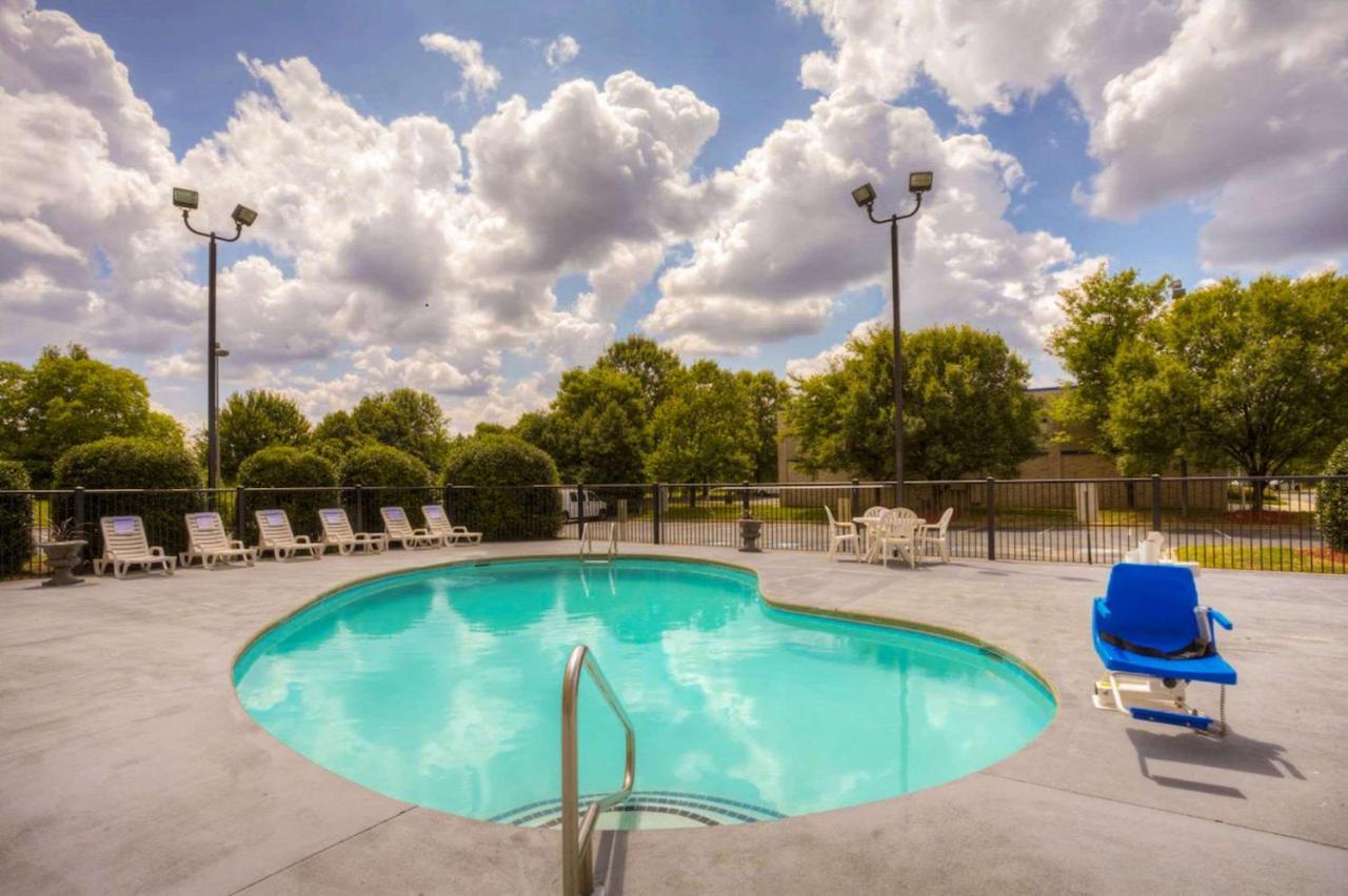 Comfort Suites Pineville - Ballantyne Area Exteriér fotografie