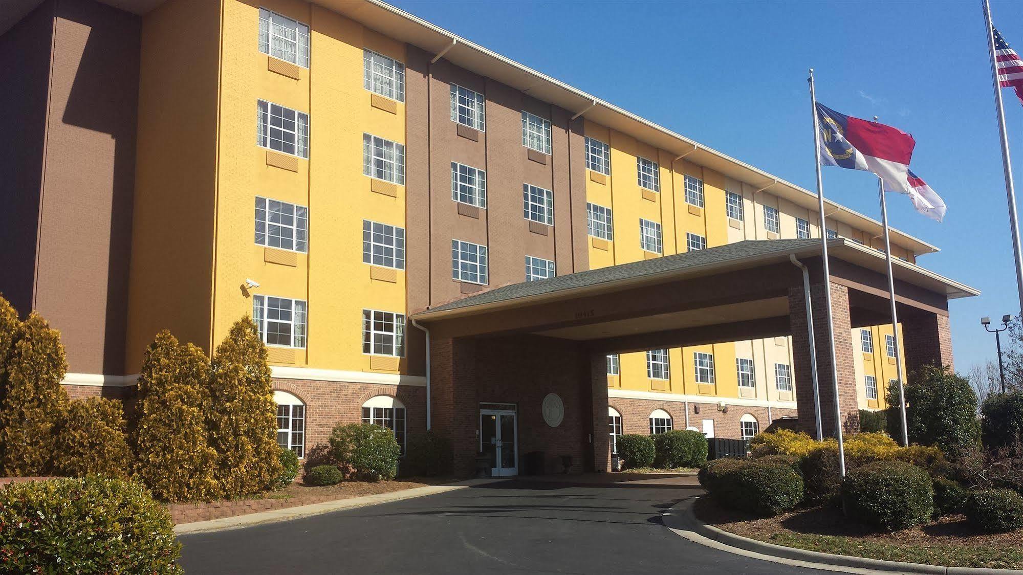 Comfort Suites Pineville - Ballantyne Area Exteriér fotografie